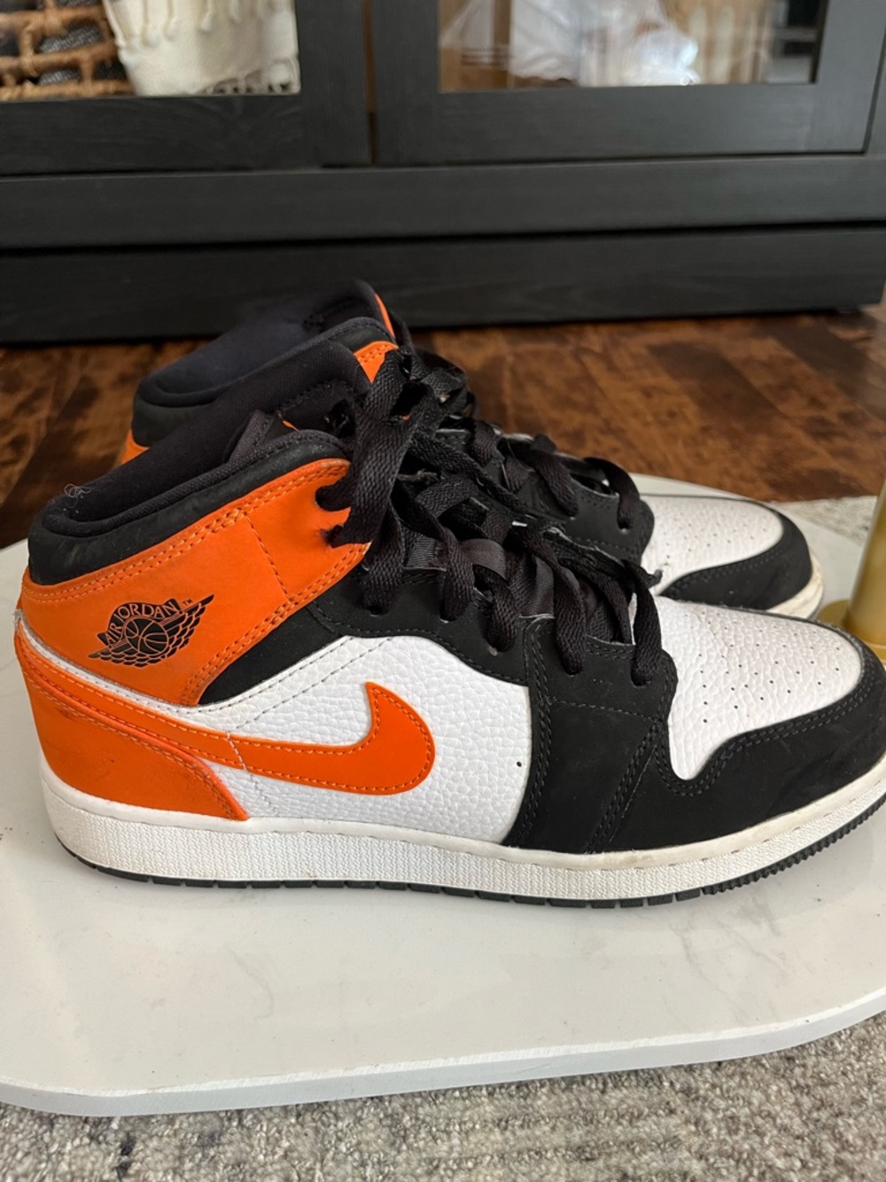 Air Jordon 1 Mid shattered backboard sneakers
